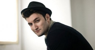 Smiley va face un clip cu fanii de pe Facebook
