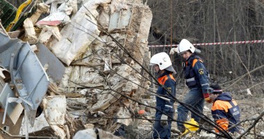Stire din Actualitate : Polonia admite că piloții sunt vinovați pentru accidentul aviatic de la Smolensk
