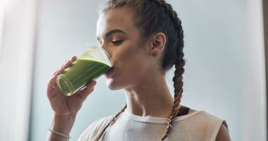 Stire din Sănătate : Dacă nu le preparați corect, smoothie-urile pot îngrășa