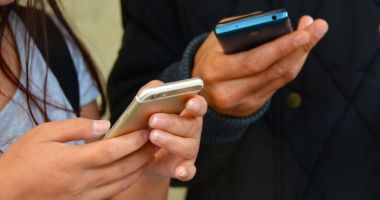 Stire din Actualitate : O nouă înșelătorie bagă poliția în alertă: ATENȚIE la SMS-urile prin care se anunță întreruperea energiei electrice și a gazelor