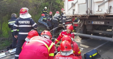 ACCIDENT RUTIER GRAV / CEL PUȚIN PATRU PERSOANE AU MURIT
