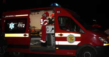 Stire din Eveniment : Accident rutier pe bulevardul Mamaia. Șoferul a fost găsit inconștient