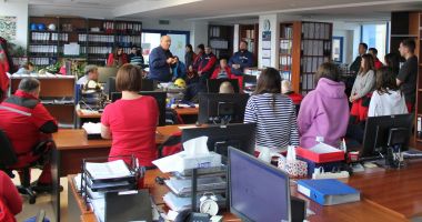 Stire din Economie : Navaliştii din SNC strâng rândurile. Perodin Dede: "Doar printr-o comunicare eficientă se poate asigura un suport real al producţiei!"