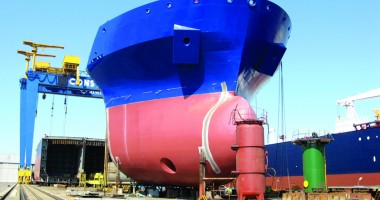 Stire din Economie : Industria navală schimbă macazul