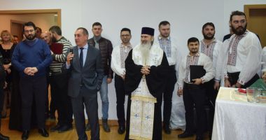 Stire din Social : Grupul de firme Histria a încheiat anul cu tort, colinde și artificii