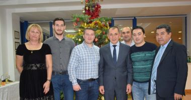 Grupul de firme Histria a încheiat anul cu tort, colinde și artificii - 4