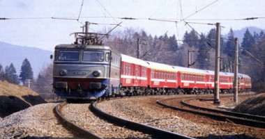 Stire din Economie : Turismul de week-end, încurajat  și de CFR