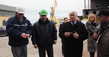 Șantierul Naval Constanța construiește o macara plutitoare autopropulsată pentru Ucraina - 5
