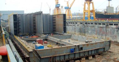 Mineralierul de 55.000 tdw "Tomis" - prima navă de mare tonaj construită în România - 2
