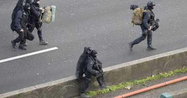 TEROARE ÎN FRANȚA. ATACURI SIMULTANE la tipografie și magazin. TERORIȘTII SUNT MORȚI / GALERIE FOTO - 5