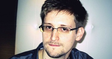Stire din Actualitate : Obama a discutat la telefon cu Vladimir Putin despre cazul lui Edward Snowden