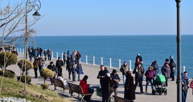 Stire din Social : Soare şi maxime de 10 grade Celsius, în weekend, la malul mării