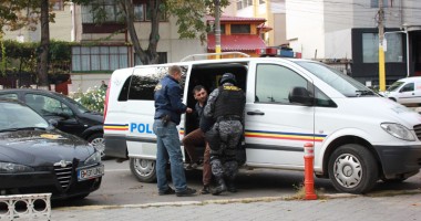 Șocant: și-a folosit fiul de 5 ani ca scut, să nu fie împușcat de polițiști! - 4