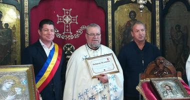 Stire din Social : Preacucernicul Părinte Timoteiu Popa, cetăţean de onoare al oraşului Techirghiol