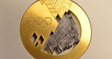 Stire din Sport : Sportivii olimpici de la Soci vor primi medalii de aur cu fragmente de meteorit