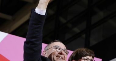 Stire din Actualitate : Social-democrații și-au ales o conducere care poate amenința coaliția cu Angela Merkel