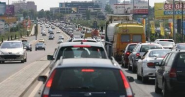 Stire din Eveniment : Sfaturi ale polițiștilor pentru șoferii care circulă pe caniculă