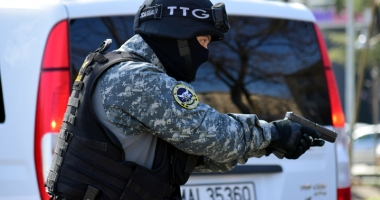 Stire din Eveniment : Șofer beat, urmărit de polițiștii constănțeni cu focuri de armă