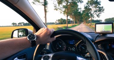 Un tânăr a rămas fără permisul de conducere la 49 de minute după ce l-a obținut