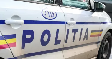 Stire din Eveniment : Șofer fără permis, prins după o urmărire haotică și mai multe mașini lovite, arestat preventiv