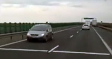 Stire din Eveniment : Șofer surprins când mergea pe contrasens, pe autostradă