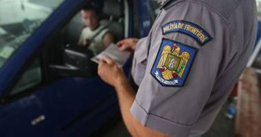 Șoferi constănțeni prinși cu certificate de înmatriculare false