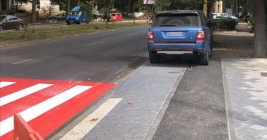 Nesimțire pe străzile Constanței! Parcarea pe trotuar va fi sancționată - 2