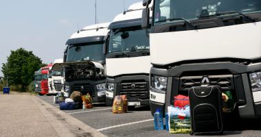 Stire din Economie : Şoferii de camion primesc doar drept temporar de muncă în Marea Britanie