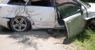Stire din Eveniment : Șoferiță prinsă fără permis de conducere după ce a produs un accident rutier, la Năvodari