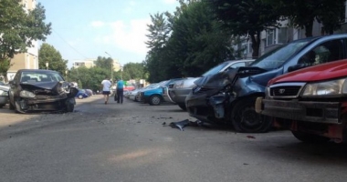 CINCI DINTR-O LOVITURĂ! Tânăr de 19 ani, reținut de polițiști
