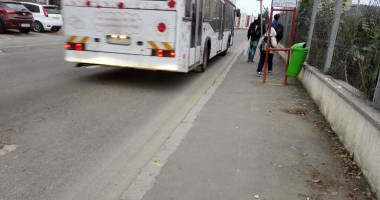 SE UITA LA FILME ÎN TIMP CE CONDUCEA! ȘOFER RATC, PRINS CU LAPTOPUL PE BORD - 2