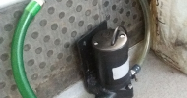 Șoferul unui autobuz RATC,  prins de jandarmi în timp ce fura motorină - 3