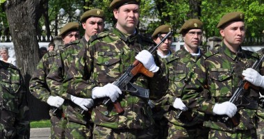 Stire din Politică-Administrație : Soldații și gradații voluntari vor putea efectua serviciul militar până la 50 de ani