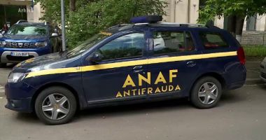 Stire din Economie : Solist de muzică de petrecere, prins de ANAF cu 1,6 milioane lei nedeclarați