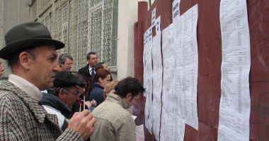 Stire din Social : MAI MULTE LOCURI DE MUNCĂ PENTRU ROMÂNI / Avem mai puțini șomeri