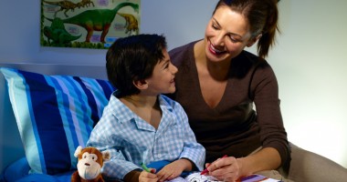 Stire din Diverse : Cum îl convingeți pe copilul mic să doarmă singur