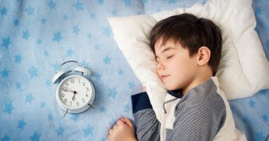Stire din Sănătate : Somnul adecvat îi ajută pe copii să crească sănătoşi