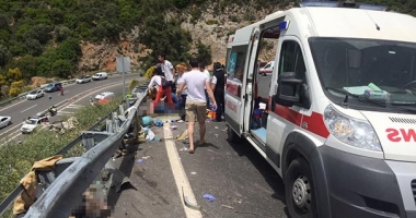 TRAGEDIE DE PROPORȚII, ÎN TURCIA. Un autocar s-a răsturnat. Peste 20 de morți - 3