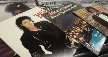 Stire din Actualitate : Sony a cumpărat jumătate din catalogul muzical al lui Michael Jackson