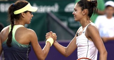 Stire din Sport : Tenis, WTA Lugano: Sorana Cîrstea și Andreea Mitu s-au calificat în sferturile probei de dublu