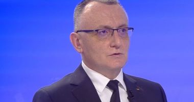 Sorin Cîmpeanu anunță cum se pot reîntoarce la școală elevii după 8 zile de şcoală online