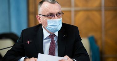 Stire din Cultură-Educație : Ministrul Educației: Profesorii care se implică în asamblarea testelor de salivă primesc zile de concediu