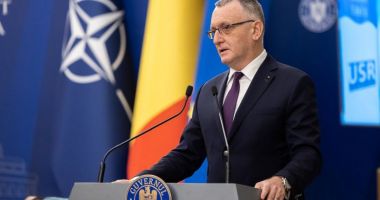Stire din Cultură-Educație : Ministrul Educaţiei anunţă că elevii nu mai primesc note la sport, muzică şi desen