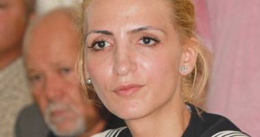 Stire din Politică-Administrație : Sorina Tușa, tânăra avocată plasată de Blaga la vârful PNL Constanța