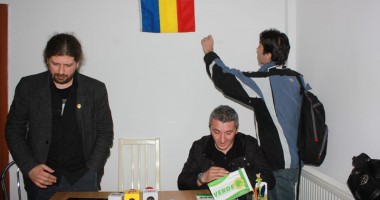 Stire din Politică-Administrație : Scandal la cabinetul parlamentar al deputatului Remus Cernea