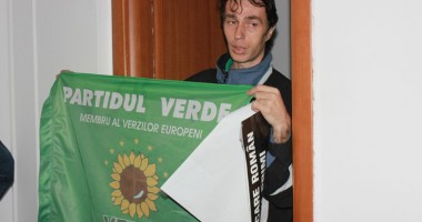 Scandal la cabinetul parlamentar al deputatului Remus Cernea - 3
