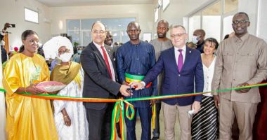 Stire din Cultură-Educație : Ministrul Sorin Cîmpeanu a inaugurat două centre de susținere a inserției profesionale în Senegal
