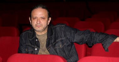 Stire din Cultură-Educație : Cum a ajuns Constanța de rușinea țării / "N-am văzut în țară teatru mai sărac decât cel de la Constanța"