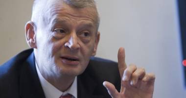 Stire din Eveniment : Sorin Oprescu, dus la spital