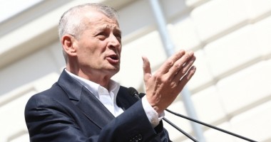 Stire din Eveniment : Bucureștenii, chemați la referendum pe eutanasierea câinilor